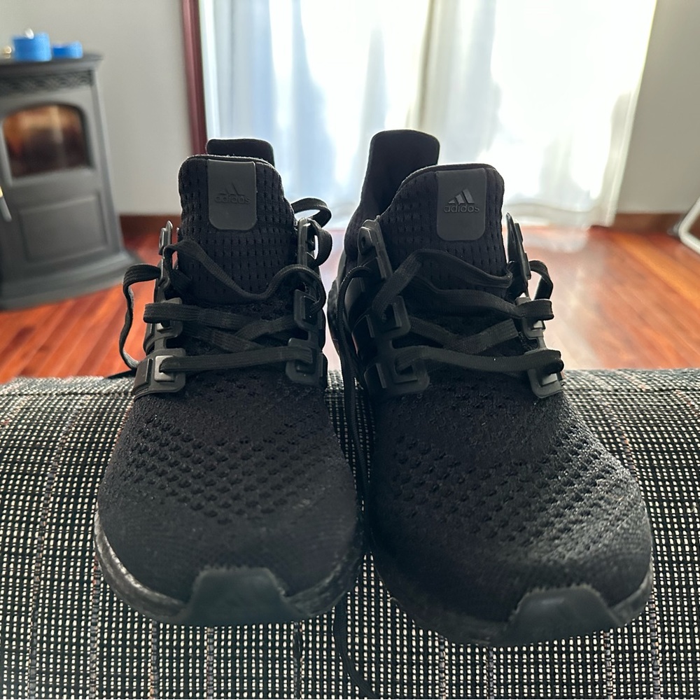 Adidas Ultra Boost Men’s Sneakers Size 7